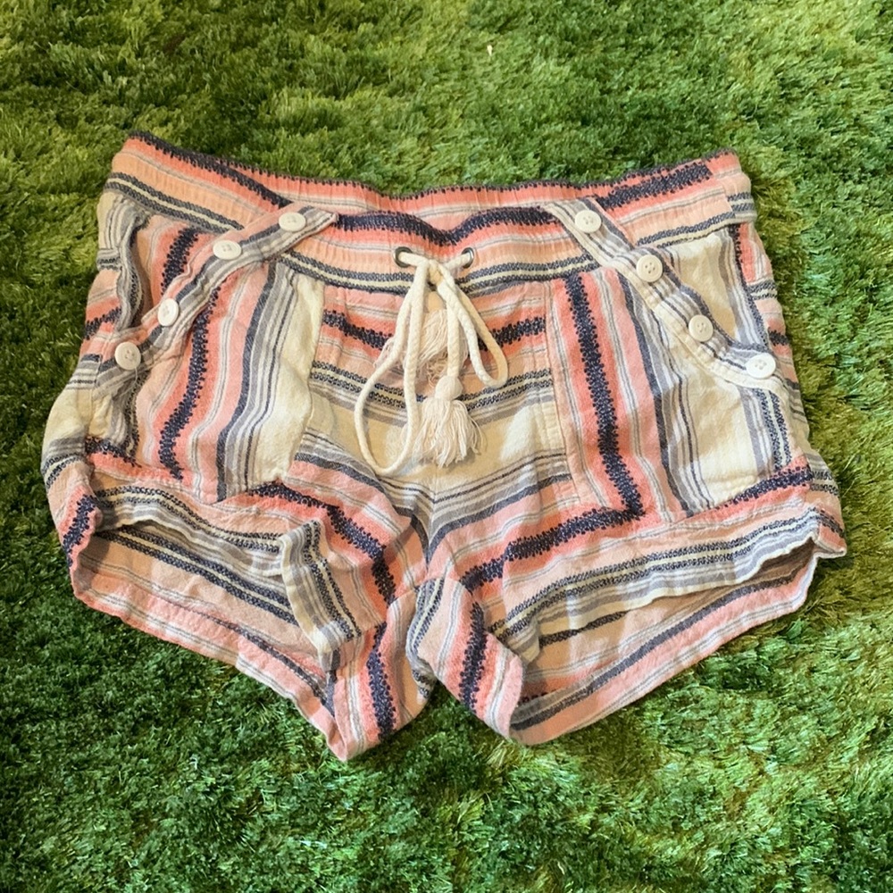 CUTE BEACHY SHORTS